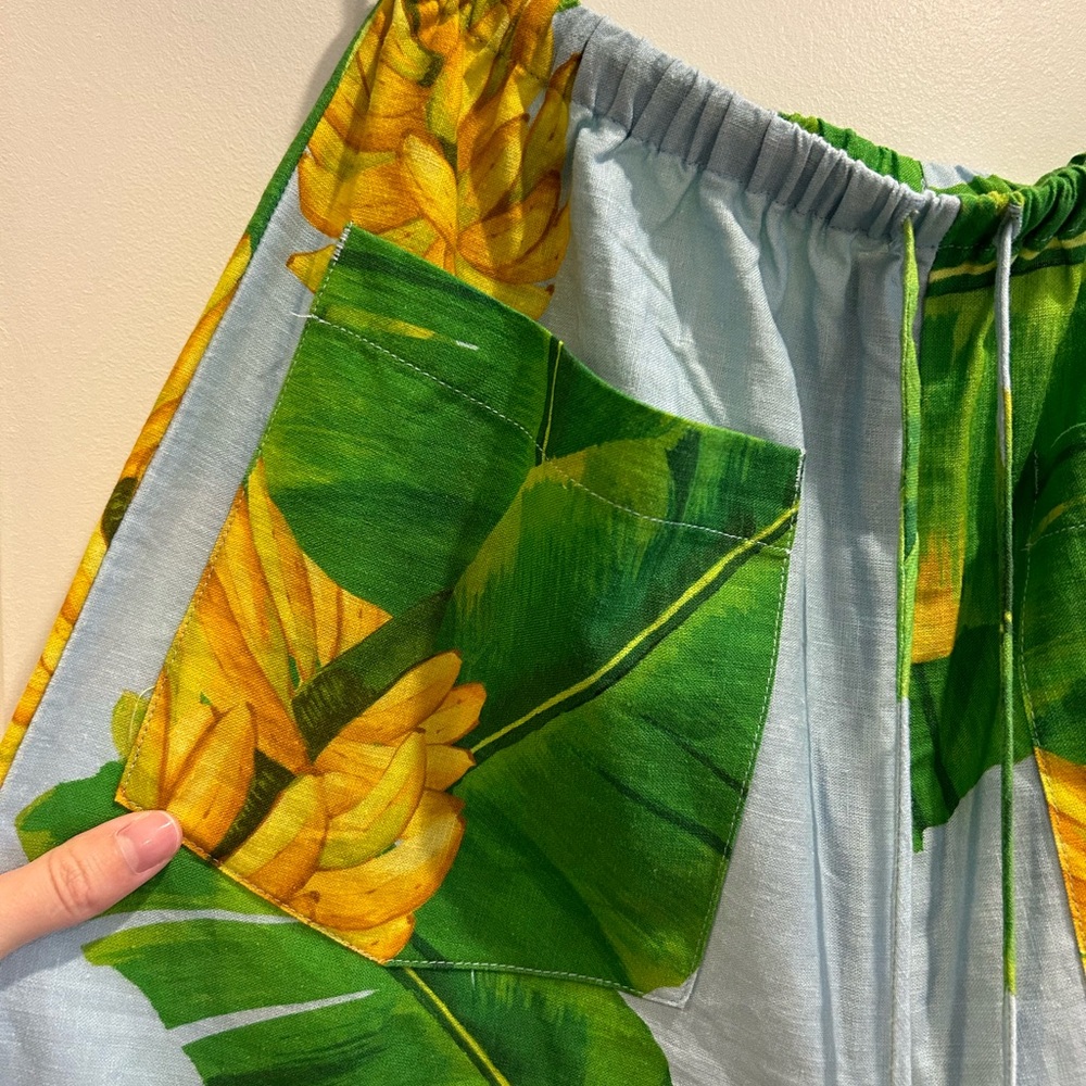 Farm Rio Fresh Bananas Linen-Blend Cropped Pants - Picture 2 of 7